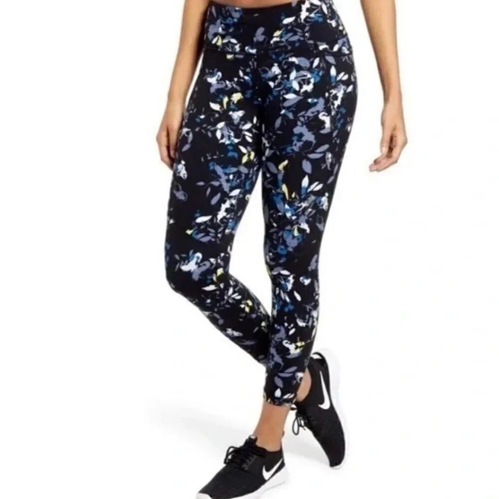 Sweaty Betty black floral power 7/8 length leggings size xs